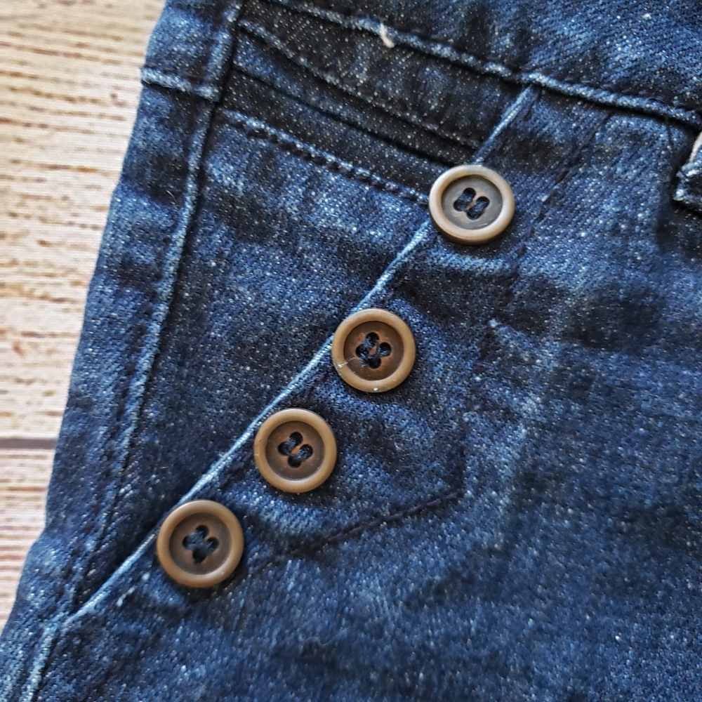 Zanadi Button Embellished Shorty Short Jean Shorts - Picture 2 of 9
